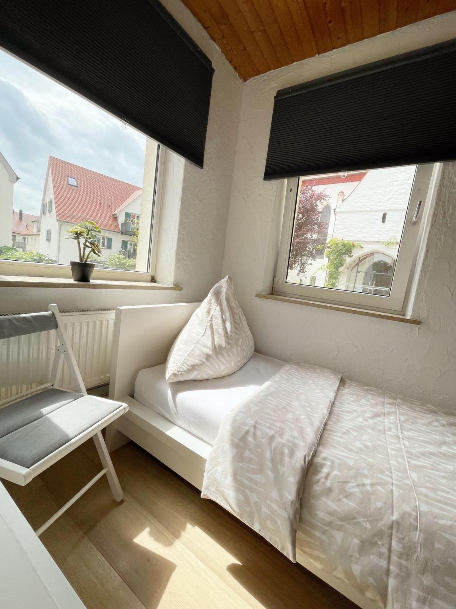 Haus Leipheim Hotel Eksteriør billede